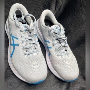 ASICS Women's GT-2000 11 Running
Gray Blue Size 11W